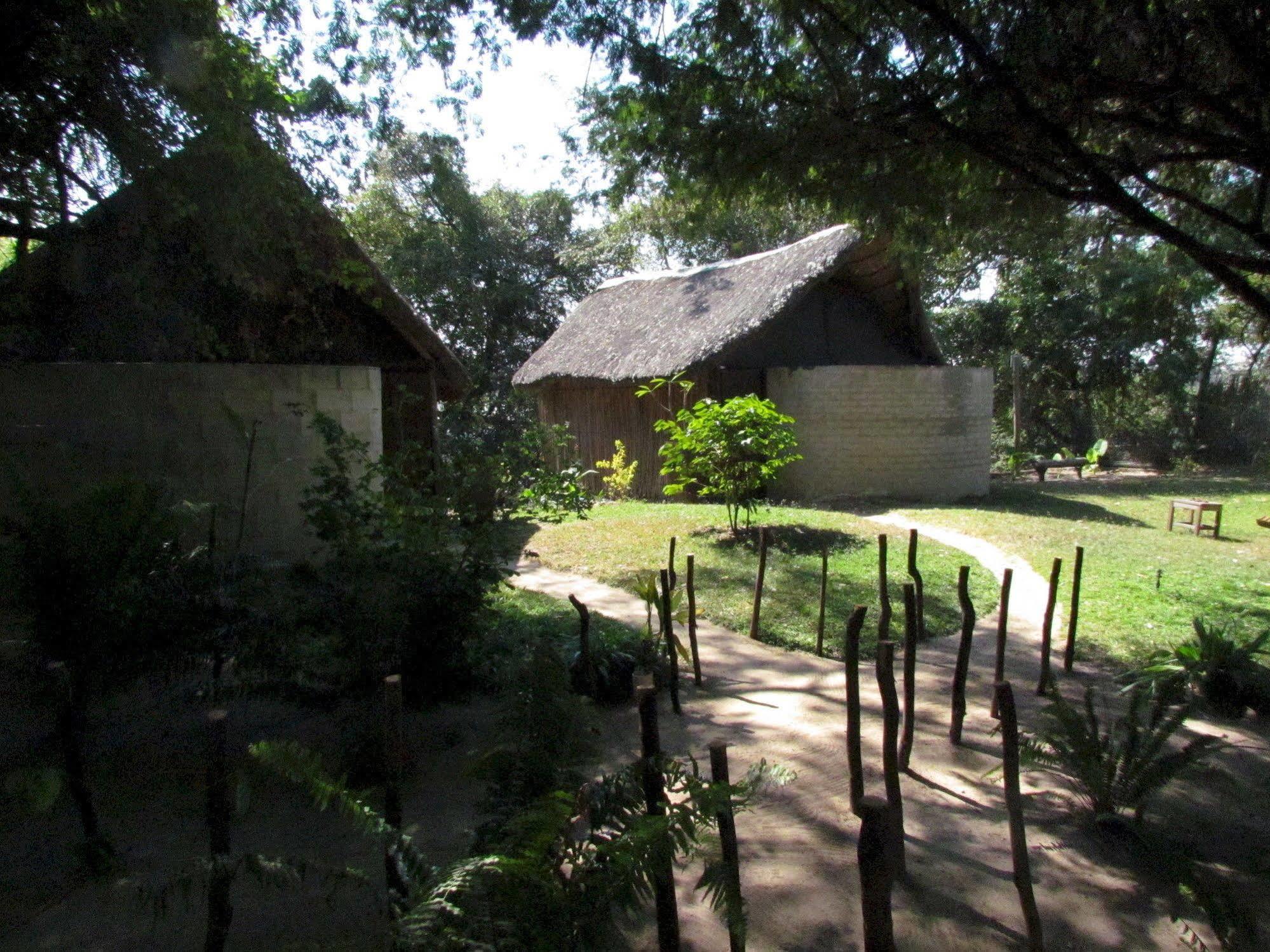 Caprivi Houseboat Safari Lodge Katima Mulilo Luaran gambar